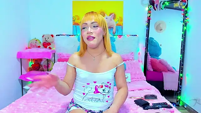 Snapshot of Candy_Candy__ chatting on November 10, 2025, 11:43 pm Candy Candy online show from November 10, 2025, 11:43 pm