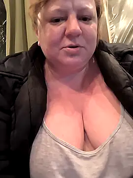 jusichka online show from December 4, 2025, 7:02 pm