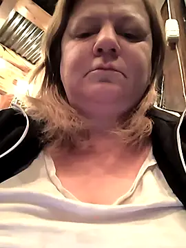 jusichka online show from November 15, 2025, 7:18 pm