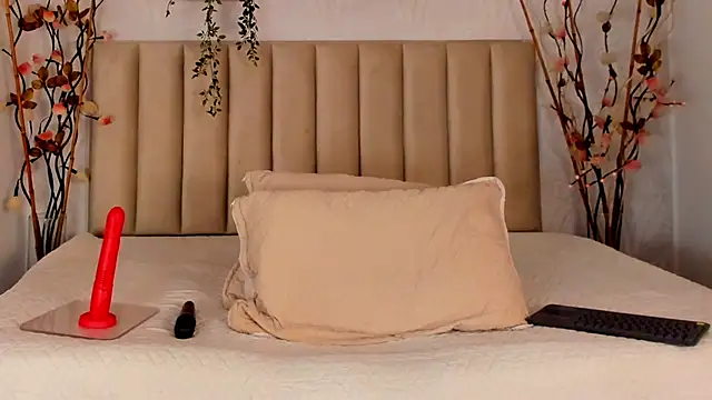 ivone adams online show from April 3, 2026, 2:23 pm