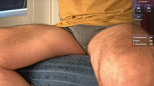 Snapshot of brsrkr chatting on October 5, 2025, 7:43 am brsrkr online show from October 5, 2025, 7:43 am