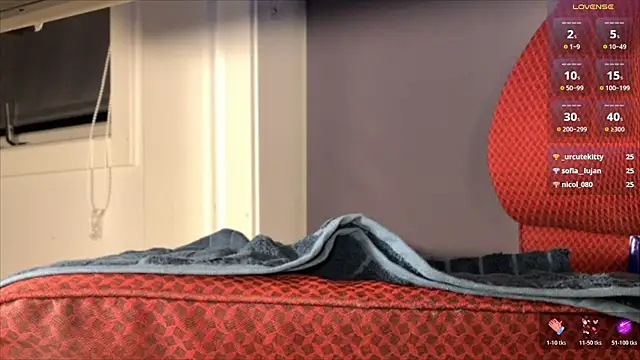 Snapshot of brsrkr chatting on October 18, 2025, 7:16 pm brsrkr online show from October 18, 2025, 7:16 pm