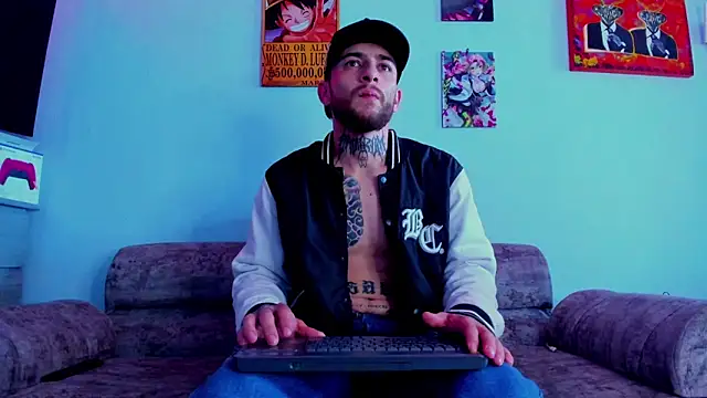 Snapshot of Drako_Lamar chatting on November 17, 2025, 1:59 pm Drako Lamar online show from November 17, 2025, 1:59 pm