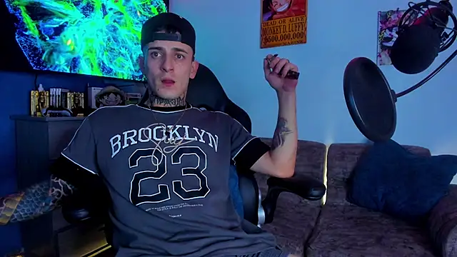 Snapshot of Drako_Lamar chatting on January 9, 2026, 1:23 am Drako Lamar online show from January 9, 2026, 1:23 am