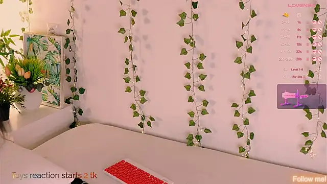 CarlyMilton online show from October 11, 2025, 9:38 pm