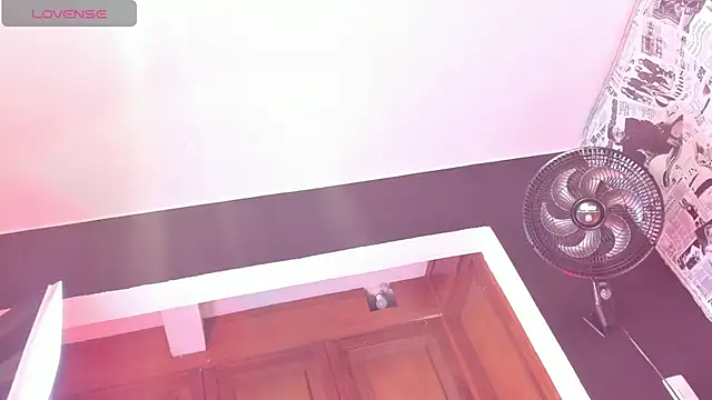 Snapshot of hot_milkbitch chatting on November 29, 2025, 2:23 am hot milkbitch online show from November 29, 2025, 2:23 am