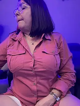 Snapshot of PaulinaSanders_X chatting on January 22, 2025, 9:21 pm PaulinaSanders X online show from January 22, 2025, 9:21 pm