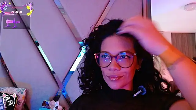 Snapshot of paula_daniela1 chatting on June 4, 2026, 9:30 pm paula daniela1 online show from June 4, 2026, 9:30 pm