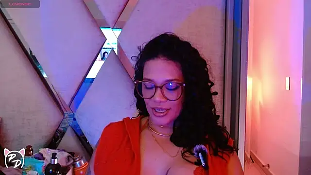 Snapshot of paula_daniela1 chatting on June 3, 2026, 9:52 pm paula daniela1 online show from June 3, 2026, 9:52 pm