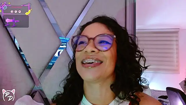 Snapshot of paula_daniela1 chatting on June 5, 2026, 9:53 pm paula daniela1 online show from June 5, 2026, 9:53 pm