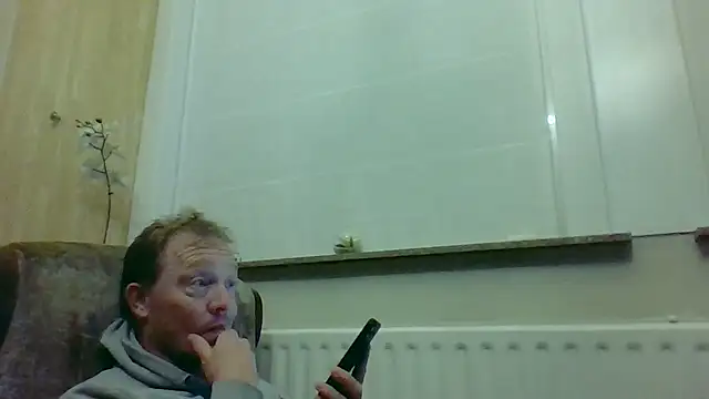 Snapshot of bertolini chatting on October 30, 2025, 8:17 pm bertolini online show from October 30, 2025, 8:17 pm