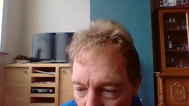 Snapshot of bertolini chatting on November 17, 2025, 8:18 am bertolini online show from November 17, 2025, 8:18 am