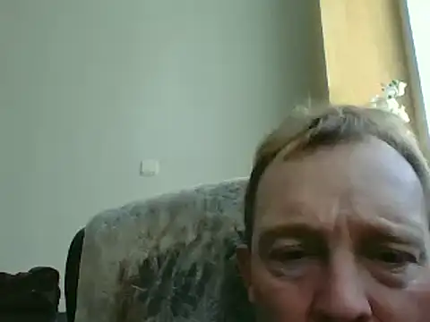 Snapshot of bertolini chatting on March 2, 2025, 4:03 pm bertolini online show from March 2, 2025, 4:03 pm