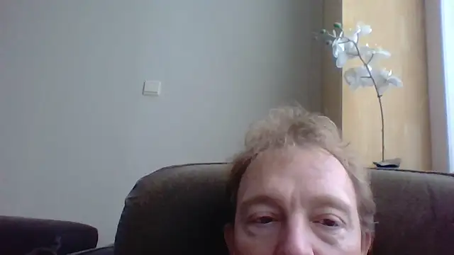 Snapshot of bertolini chatting on December 14, 2025, 2:33 pm bertolini online show from December 14, 2025, 2:33 pm