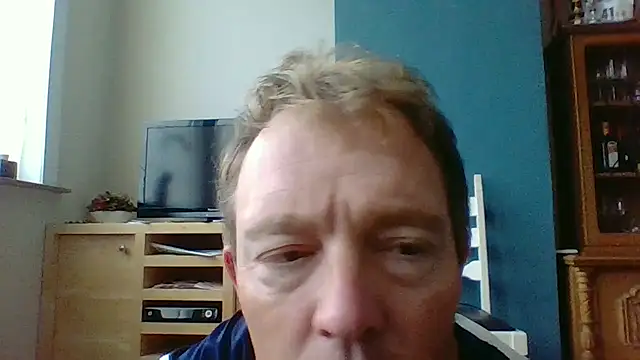 Snapshot of bertolini chatting on November 7, 2025, 7:57 am bertolini online show from November 7, 2025, 7:57 am