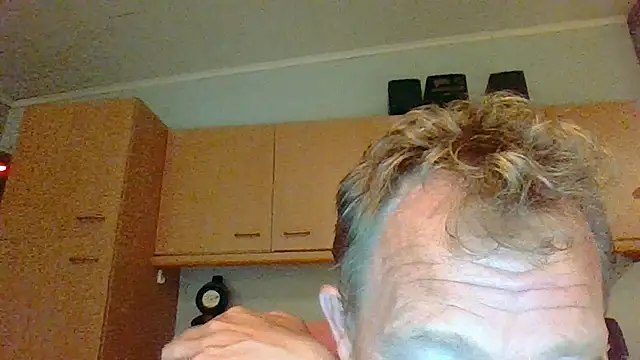 Snapshot of bertolini chatting on July 8, 2026, 9:59 pm bertolini online show from July 8, 2026, 9:59 pm