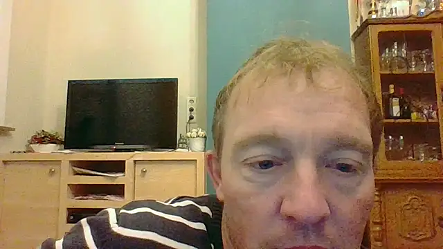 Snapshot of bertolini chatting on November 12, 2025, 4:55 pm bertolini online show from November 12, 2025, 4:55 pm