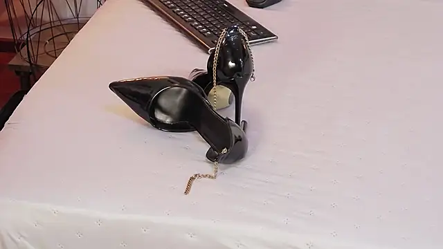 AryaEve online show from February 13, 2026, 6:57 am