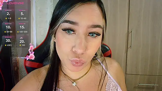 leahtemptation3 online show from April 23, 2026, 9:05 am