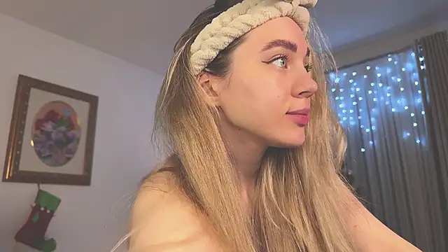 Snapshot of hotexclusive_ chatting on December 30, 2024, 3:03 am hotexclusive online show from December 30, 2024, 3:03 am