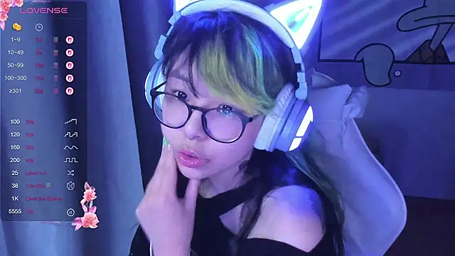 Snapshot of maydaykimmy chatting on March 5, 2025, 8:21 pm maydaykimmy online show from March 5, 2025, 8:21 pm