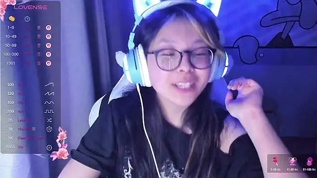 Snapshot of maydaykimmy chatting on February 25, 2025, 11:59 pm maydaykimmy online show from February 25, 2025, 11:59 pm