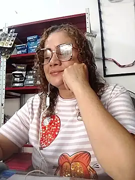 sophiahunt286 online show from February 14, 2026, 1:55 pm