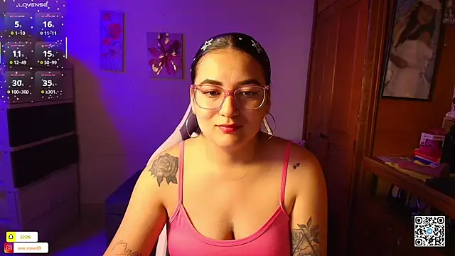 eva rosse69 online show from February 18, 2026, 12:12 pm