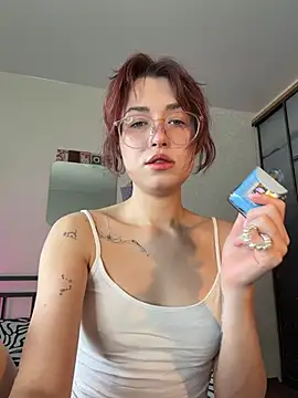 Snapshot of Evangeline_Lawrence_ chatting on May 17, 2026, 2:50 pm Evangeline Lawrence online show from May 17, 2026, 2:50 pm