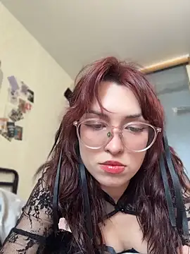 Evangeline Lawrence  online show from April 19, 2026, 10:16 am