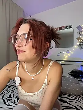 Snapshot of Evangeline_Lawrence_ chatting on November 19, 2025, 5:13 pm Evangeline Lawrence online show from November 19, 2025, 5:13 pm