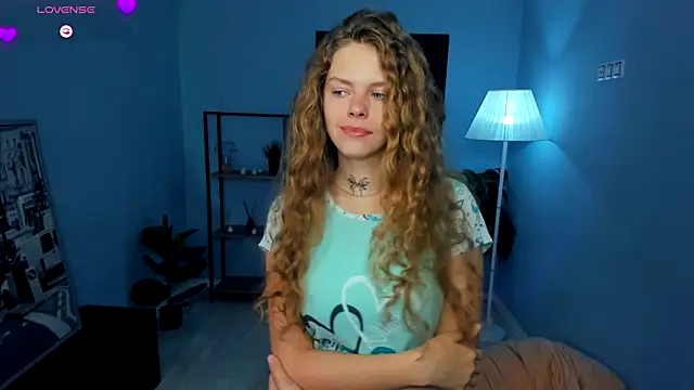 RayaNenlia online show from October 19, 2025, 5:10 am