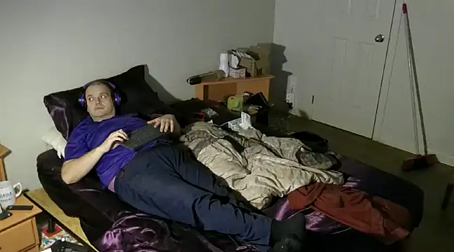 Snapshot of caressonnous chatting on January 17, 2025, 5:11 am caressonnous online show from January 17, 2025, 5:11 am