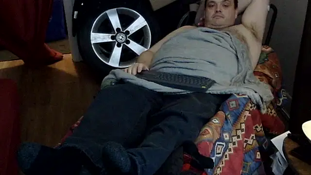 Snapshot of caressonnous chatting on December 2, 2025, 11:28 pm caressonnous online show from December 2, 2025, 11:28 pm