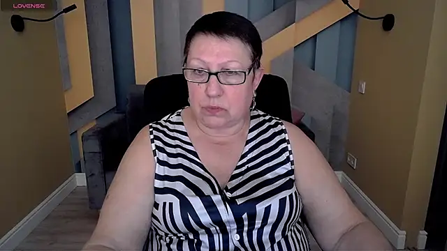 BarbaraTurners online show from November 24, 2025, 7:36 pm