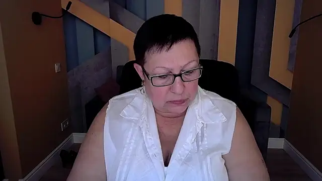 BarbaraTurners online show from October 27, 2025, 7:37 pm