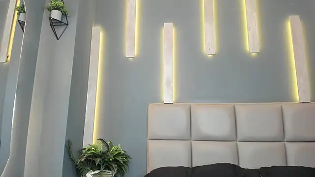 LindseyFerrer online show from January 16, 2025, 11:04 am