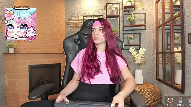 LindseyFerrer online show from January 3, 2025, 11:14 am