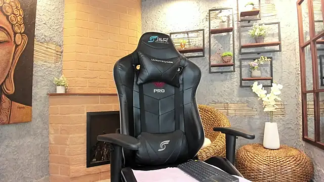 LindseyFerrer online show from December 30, 2024, 11:15 am