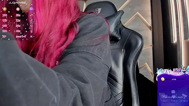 LindseyFerrer online show from January 11, 2025, 11:12 am