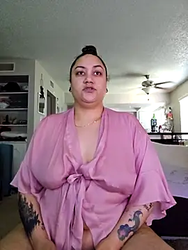 Snapshot of honeeyyy_pot chatting on February 10, 2026, 7:35 pm honeeyyy pot online show from February 10, 2026, 7:35 pm