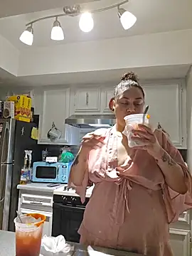 Snapshot of honeeyyy_pot chatting on February 8, 2026, 10:02 am honeeyyy pot online show from February 8, 2026, 10:02 am