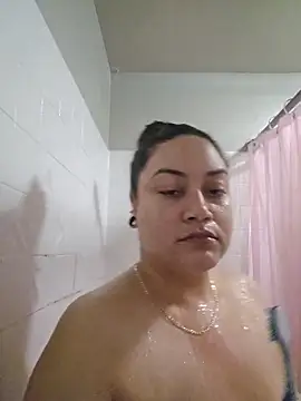 Snapshot of honeeyyy_pot chatting on December 22, 2025, 6:13 am honeeyyy pot online show from December 22, 2025, 6:13 am