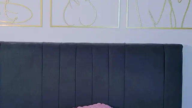 summer holiday online show from April 24, 2026, 2:57 am