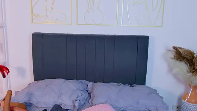 summer holiday online show from April 13, 2026, 5:44 am