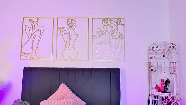 summer holiday online show from September 24, 2025, 7:37 am