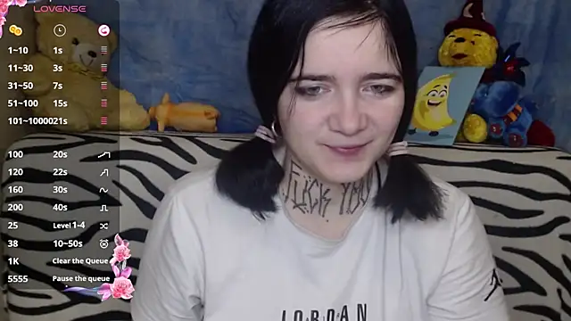 Snapshot of Yours_good_mood chatting on December 17, 2024, 11:59 pm Yours good mood online show from December 17, 2024, 11:59 pm