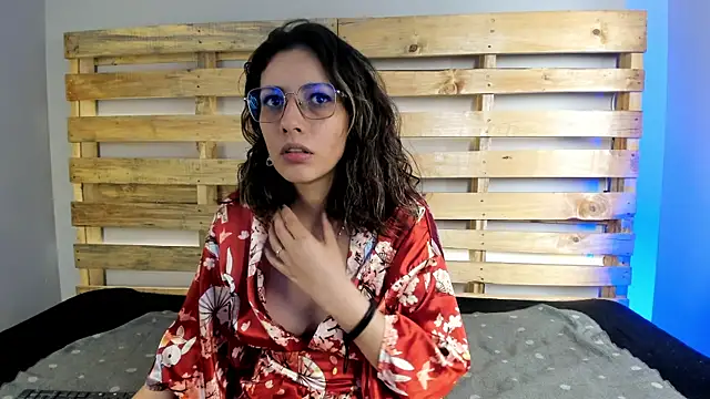 Snapshot of bulma_bambina_ chatting on November 7, 2025, 7:40 pm bulma bambina online show from November 7, 2025, 7:40 pm