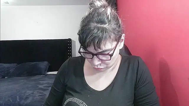 charlotedoll online show from October 30, 2025, 3:49 am