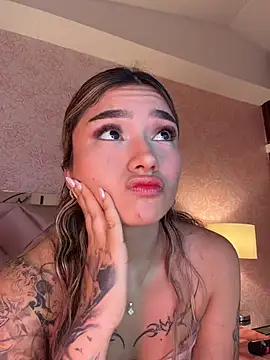 Snapshot of Arianavillada chatting on July 1, 2026, 3:51 am Arianavillada online show from July 1, 2026, 3:51 am